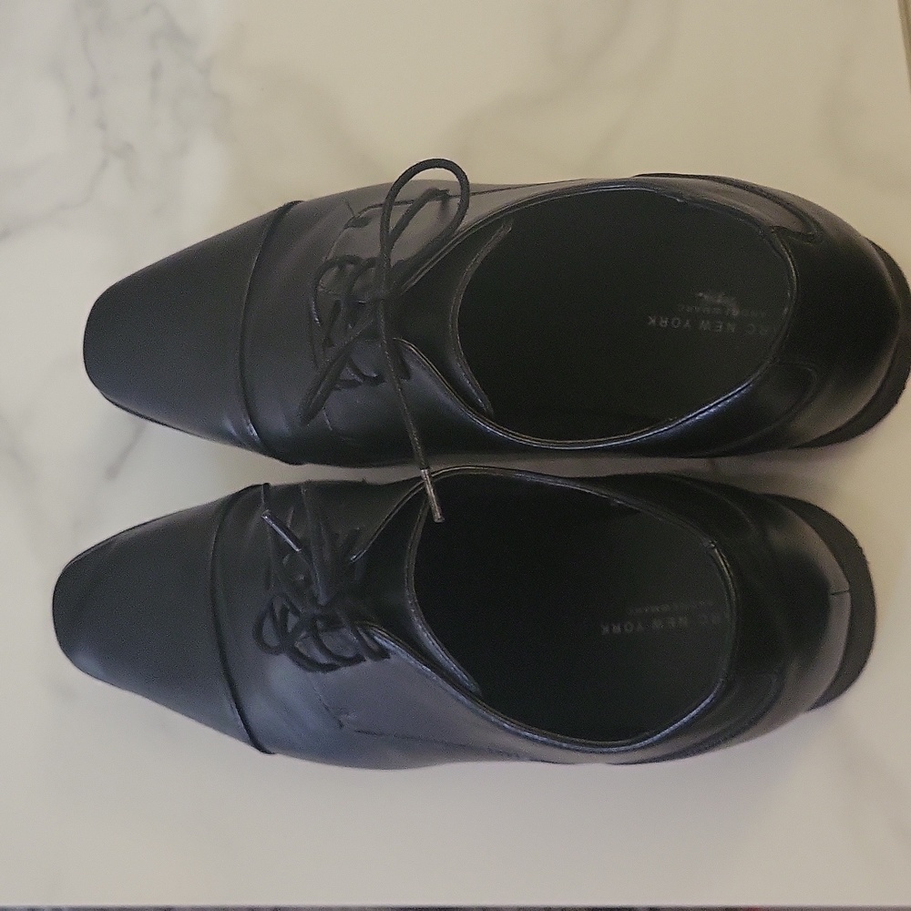 Shoes - Picture 4 of 5